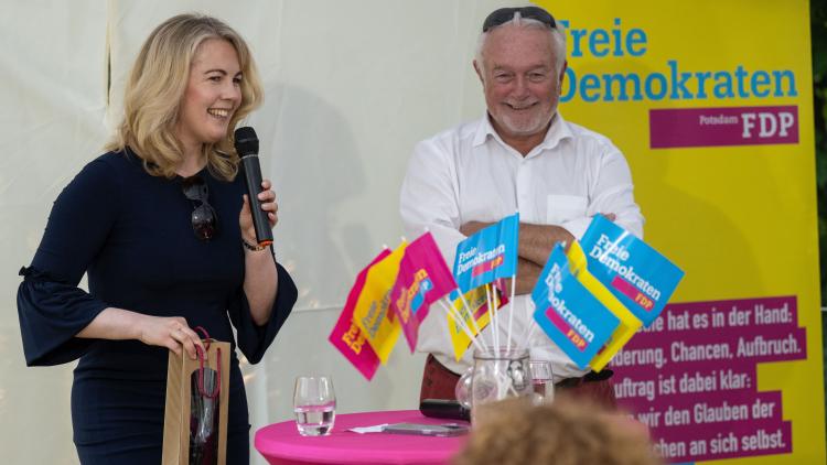 Linda Teuteberg und Wolfgang Kubicki beim Sommerfest der FDP Potsdam